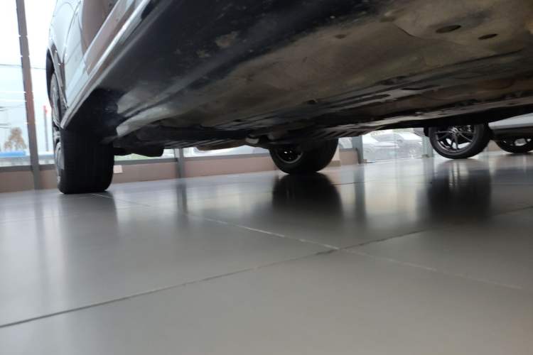 Used Volvo XC90 2022 B5 SmartDrive Luxury Edition 7 Seats Right Side Sill