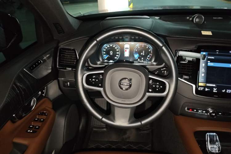 Used Volvo XC90 2022 B6 Zhiya Luxury 7-Seater Steering Wheel