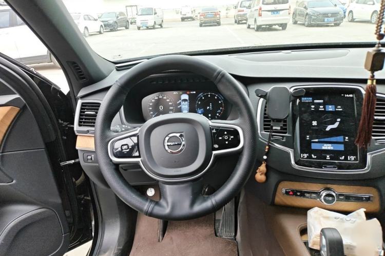 Used Volvo XC90 2022 B5 Smart Drive Luxury Edition 5 Seats Steering Wheel