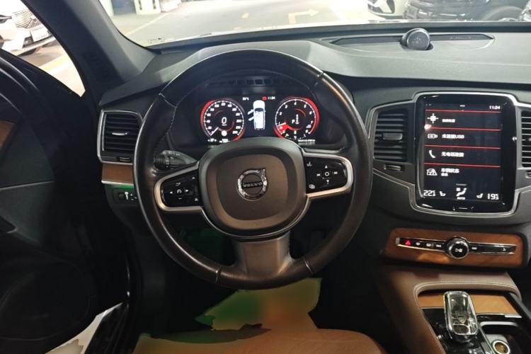 Used Volvo XC90 2022 B5 SmartDrive Luxury Edition 7 Seats Steering Wheel