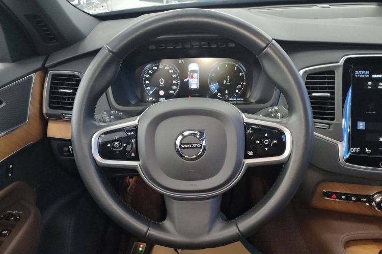 Used Volvo XC90 2022 B5 Smart Drive Luxury Edition 5 Seats Steering Wheel