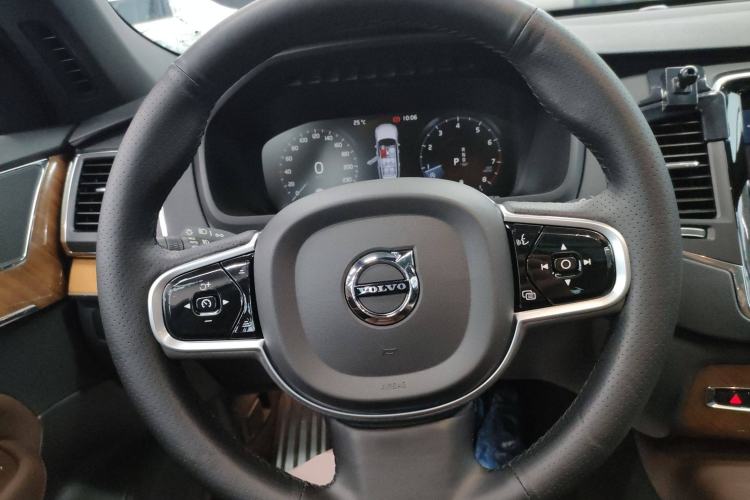 Used Volvo XC90 2022 B5 SmartDrive Luxury Edition 7 Seats Steering Wheel