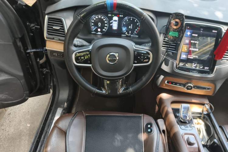 Used Volvo XC90 2022 B5 Smart Drive Luxury Edition 5 Seats Steering Wheel