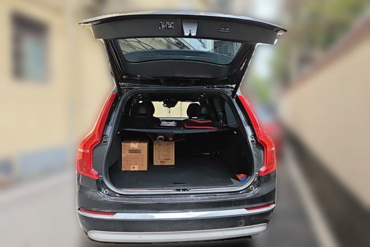 Used Volvo XC90 2022 B5 Smart Drive Luxury Edition 5 Seats Trunk