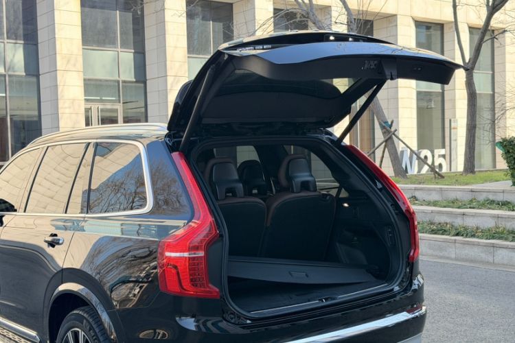 Used Volvo XC90 2022 B6 Zhiya Luxury 7-Seater Trunk