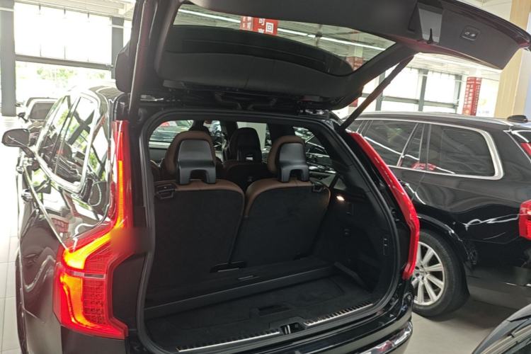 Used Volvo XC90 2022 B6 Zhiya Luxury 7-Seater Trunk