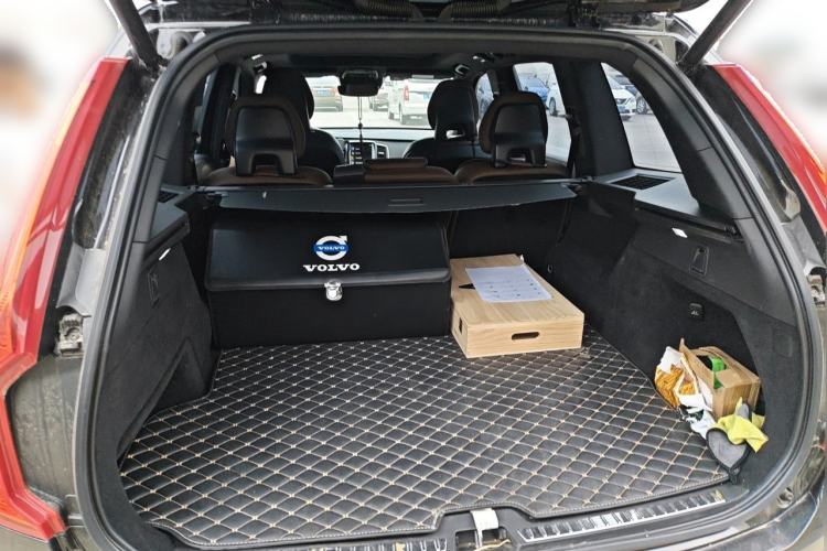 Used Volvo XC90 2022 B5 Smart Drive Luxury Edition 5 Seats Trunk