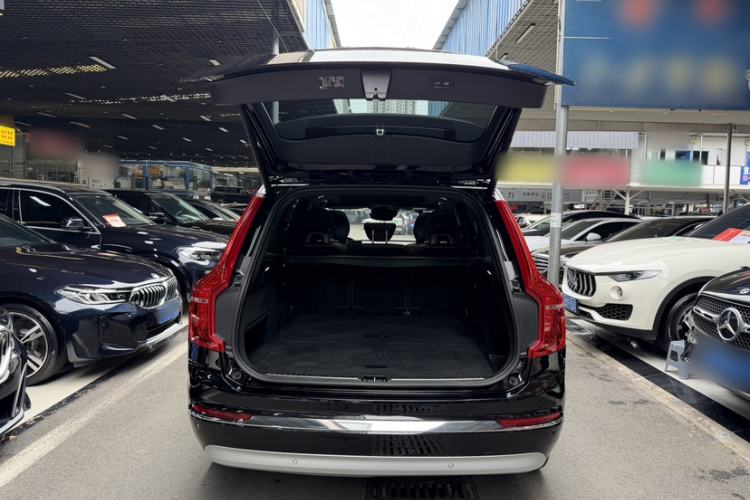 Used Volvo XC90 2022 B5 Smart Drive Luxury Edition 5 Seats Trunk