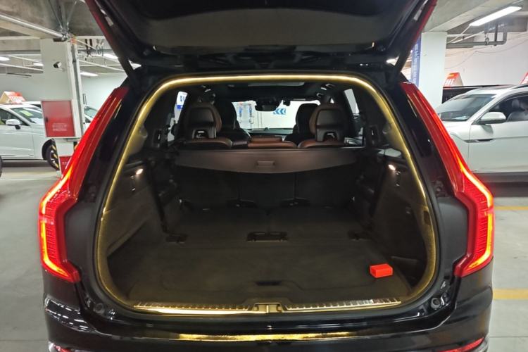 Used Volvo XC90 2022 B5 SmartDrive Luxury Edition 7 Seats Trunk