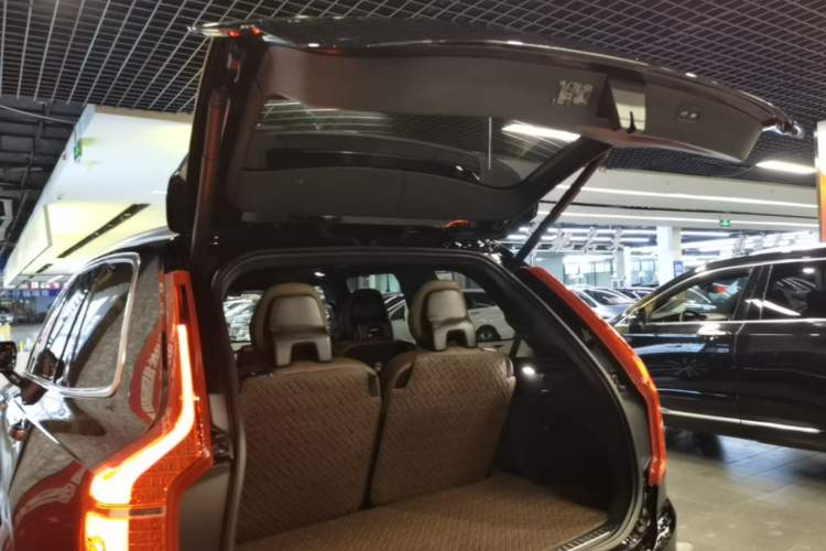 Used Volvo XC90 2022 B6 Zhiyi Luxury Edition 7-Seater Trunk