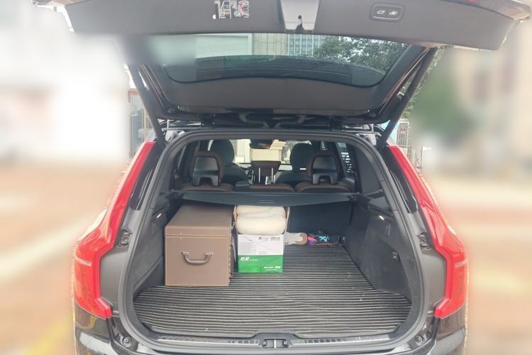 Used Volvo XC90 2022 B5 Smart Drive Luxury Edition 5 Seats Trunk
