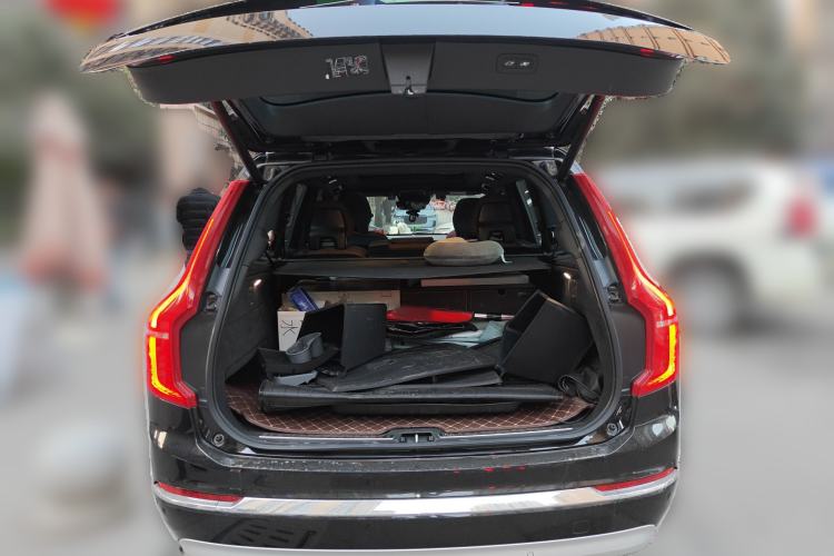 Used Volvo XC90 2022 B6 Zhiyi Luxury Edition 7-Seater Trunk