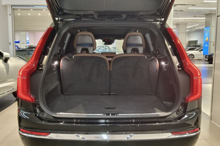 Used Volvo XC90 2022 B6 Zhiyi Luxury Edition 7-Seater Trunk