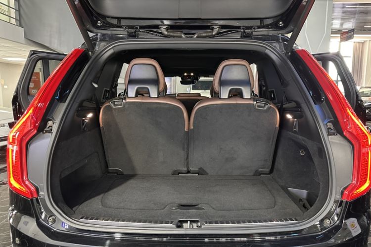 Used Volvo XC90 2022 B6 Zhiyi Luxury Edition 7-Seater Trunk
