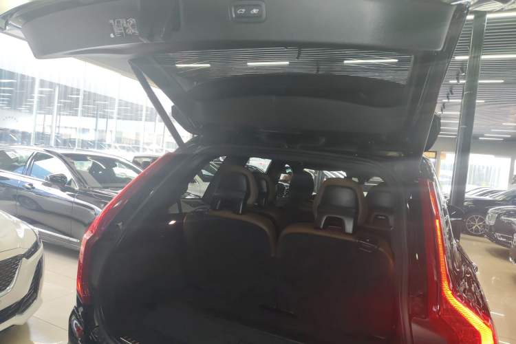 Used Volvo XC90 2022 B6 Zhiya Luxury 7-Seater Trunk