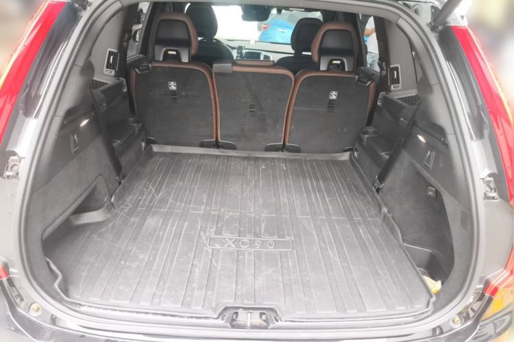 Used Volvo XC90 2022 B6 Zhiyi Luxury Edition 7-Seater Trunk