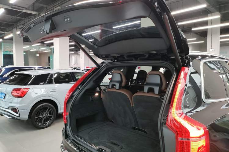 Used Volvo XC90 2022 B5 SmartDrive Luxury Edition 7 Seats Trunk