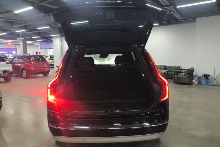Used Volvo XC90 2022 B6 Zhiyi Luxury Edition 7-Seater Trunk
