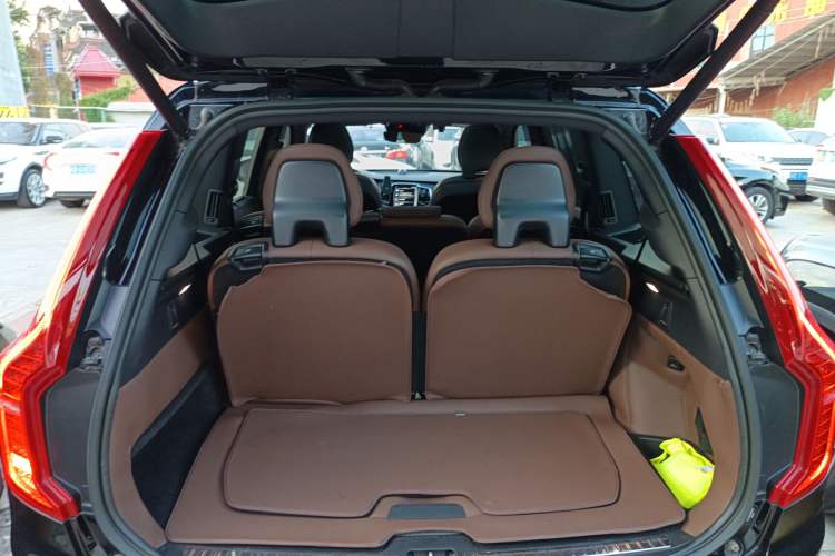 Used Volvo XC90 2022 B6 Zhiyi Luxury Edition 7-Seater Trunk