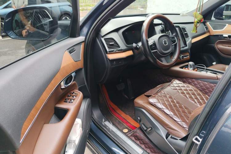 Used Volvo XC90 2022 B5 Smart Drive Luxury Edition 5 Seats Driver Seat