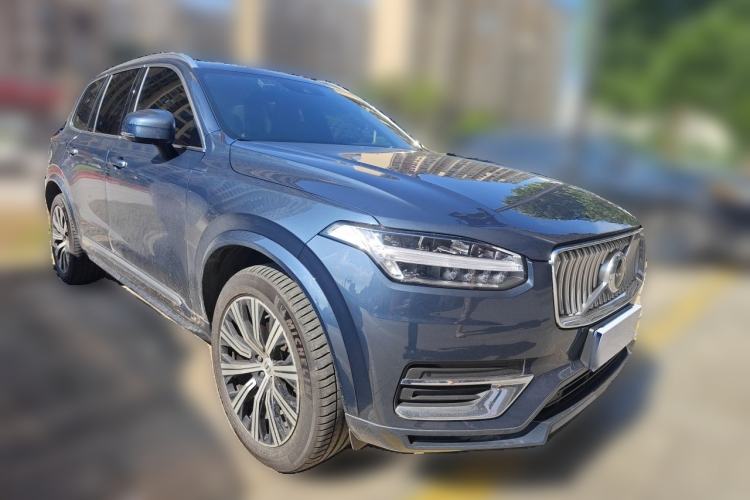 Used Volvo XC90 2022 B6 Zhiyi Luxury Edition 7-Seater Front Right 45 Deg