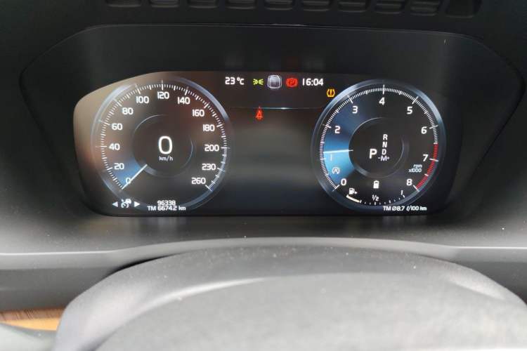 Used Volvo XC90 2022 B5 Smart Drive Luxury Edition 5 Seats Instrument Cluster