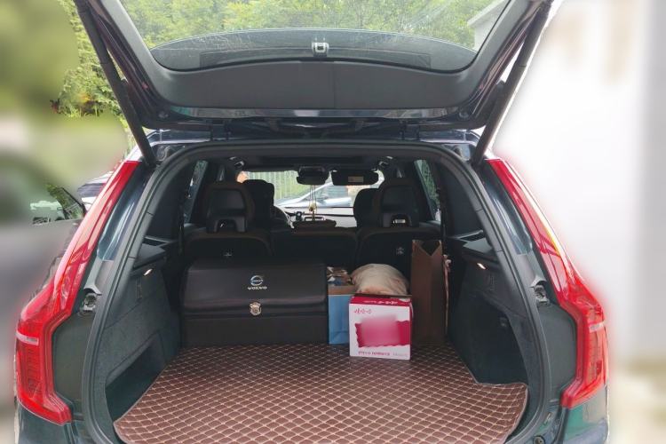 Used Volvo XC90 2022 B5 Smart Drive Luxury Edition 5 Seats Trunk