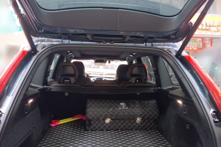 Used Volvo XC90 2022 B5 Smart Drive Luxury Edition 5 Seats Trunk