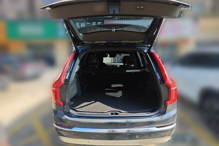 Used Volvo XC90 2022 B6 Zhiyi Luxury Edition 7-Seater Trunk