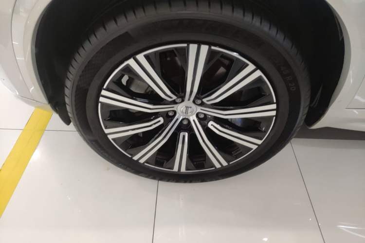 Used Volvo XC90 2022 B6 Zhiyi Luxury Edition 7-Seater Exterior 4