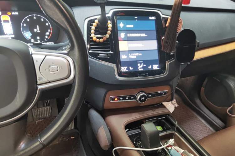 Used Volvo XC90 2022 B6 Zhiyi Sport Edition 7-Seater Audio And AC Panel