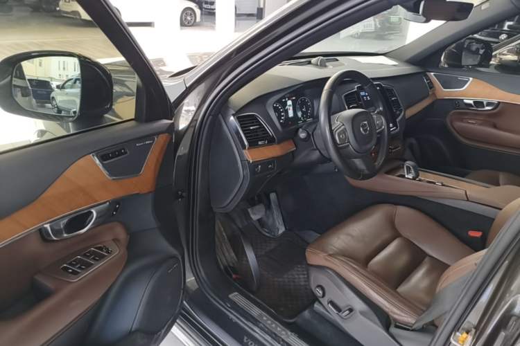 Used Volvo XC90 2022 B6 Zhiyi Luxury Edition 7-Seater Driver Seat