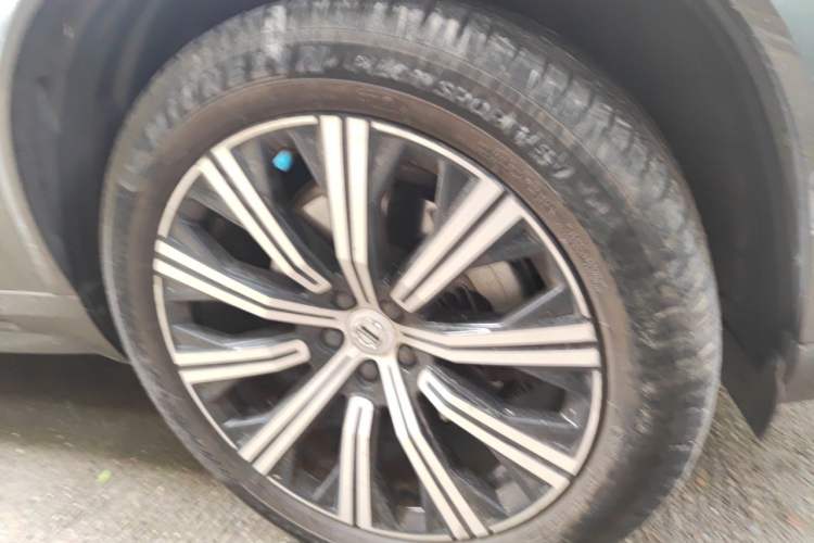 Used Volvo XC90 2022 B6 Zhiyi Sport Edition 7-Seater Right Front Wheel Hub