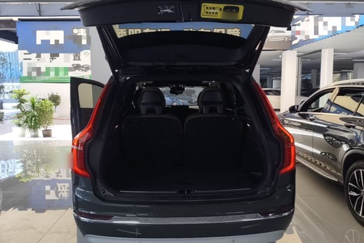 Used Volvo XC90 2022 B6 Zhiyi Luxury Edition 7-Seater Trunk