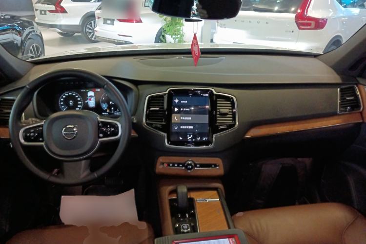 Used Volvo XC90 2022 B6 Zhiyi Luxury Edition 7-Seater Center Console
