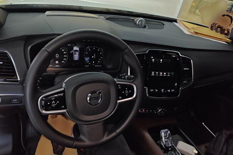 Used Volvo XC90 2022 B6 Zhiya Luxury 7-Seater Center Console