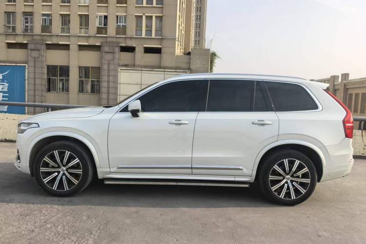 Used Volvo XC90 2022 B5 Smart Drive Luxury Edition 5 Seats Exterior 5