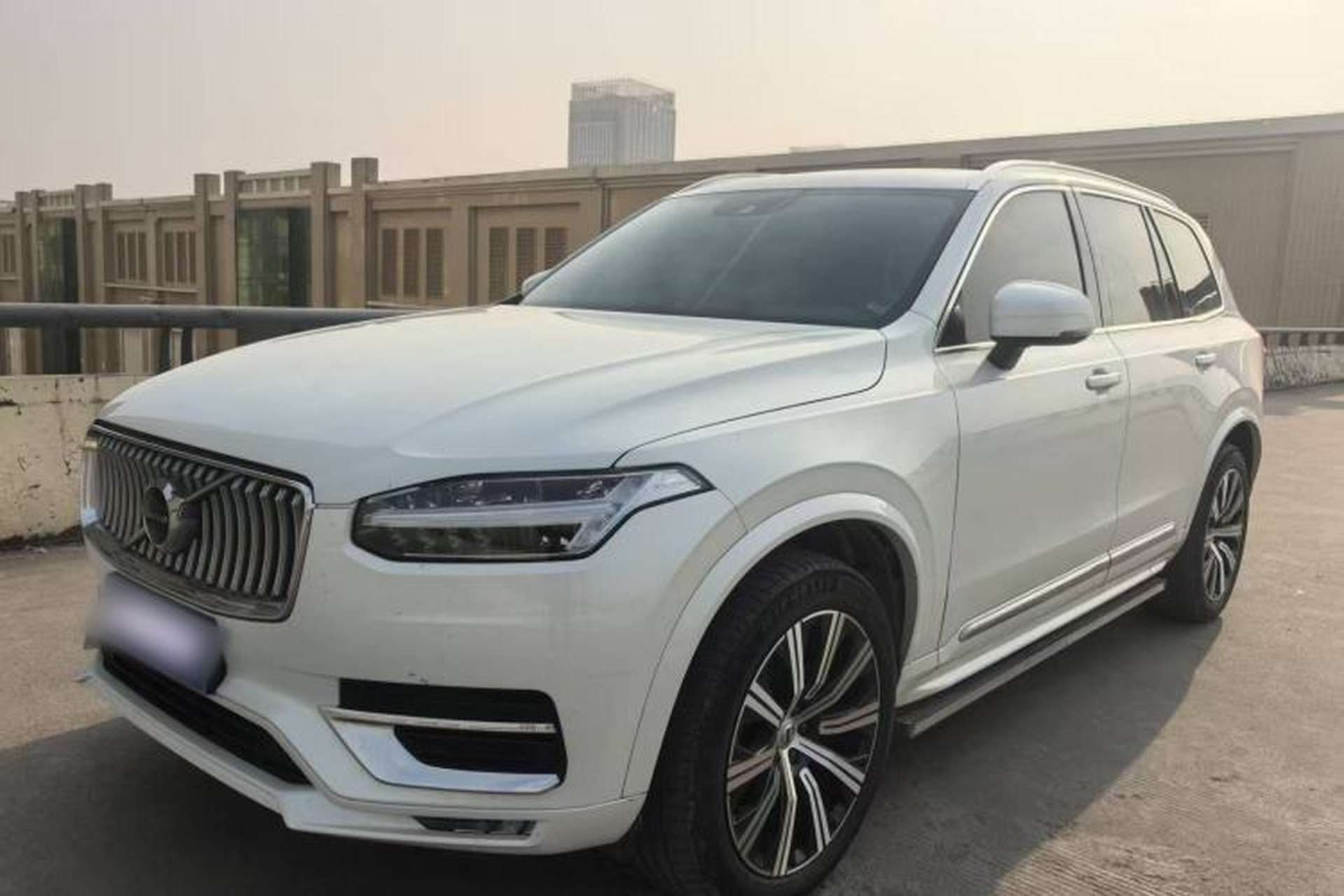 Used Volvo XC90 2022 B5 Smart Drive Luxury Edition 5 Seats Front Left 45 Deg