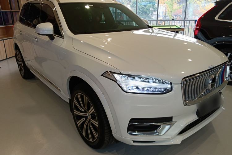 Used Volvo XC90 2022 B6 Zhiyi Luxury Edition 7-Seater Front Right 45 Deg