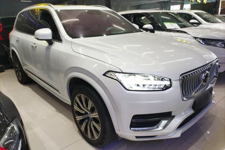 Used Volvo XC90 2022 B5 Smart Drive Luxury Edition 5 Seats Front Right 45 Deg