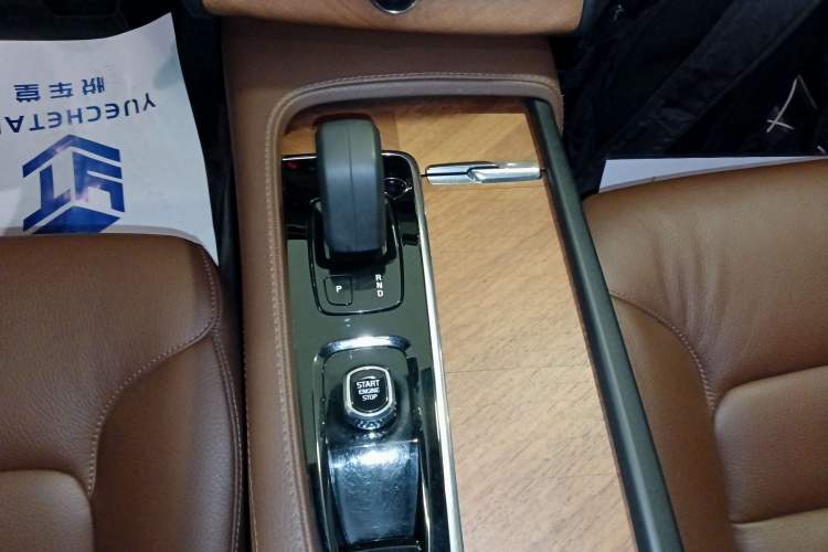 Used Volvo XC90 2022 B6 Zhiyi Luxury Edition 7-Seater Gear Lever