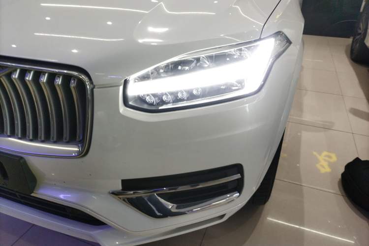 Used Volvo XC90 2022 B5 Smart Drive Luxury Edition 5 Seats Left Front Headlight
