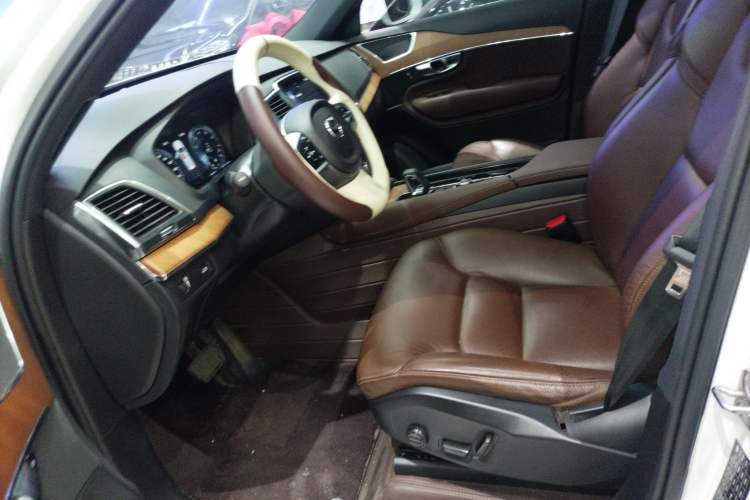 Used Volvo XC90 2022 B5 Smart Drive Luxury Edition 5 Seats Left Front Seat