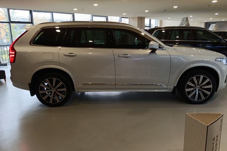 Used Volvo XC90 2022 B6 Zhiyi Luxury Edition 7-Seater Rear Right 45 Deg