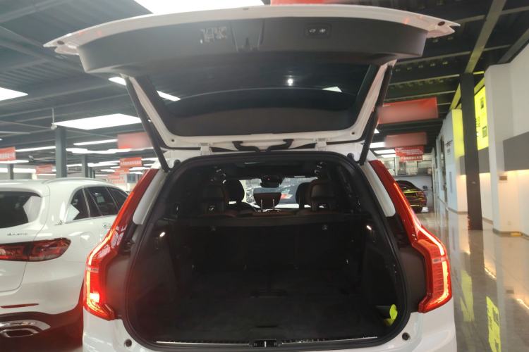 Used Volvo XC90 2022 B6 Zhiya Luxury 7-Seater Trunk
