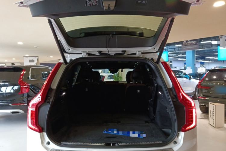 Used Volvo XC90 2022 B6 Zhiyi Luxury Edition 7-Seater Trunk