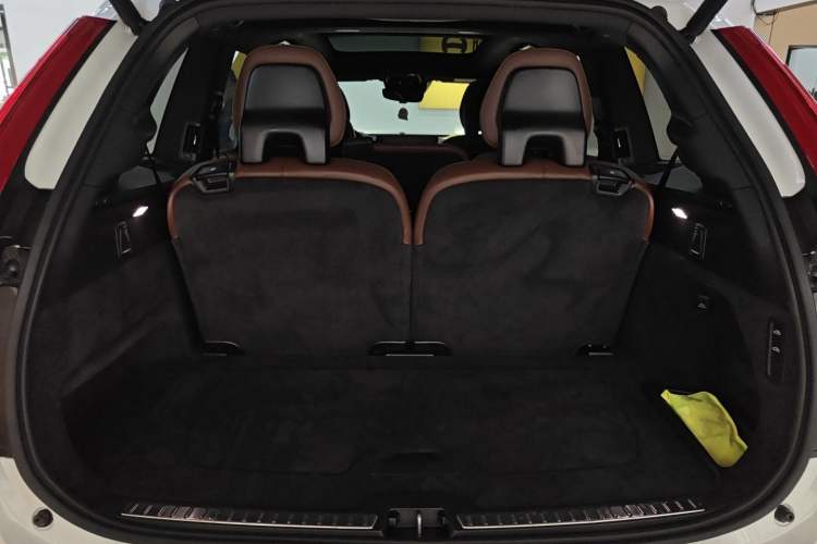 Used Volvo XC90 2022 B6 Zhiya Luxury 7-Seater Trunk