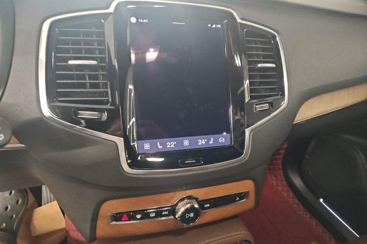 Used Volvo XC90 2023 B6 Zhiyi Luxury Edition 7-Seater Audio And AC Panel