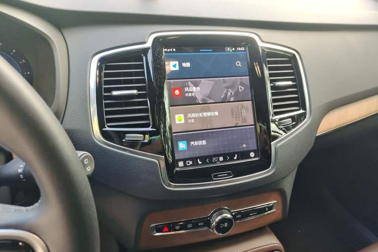Used Volvo XC90 2023 B6 Zhiyi Luxury Edition 7-Seater Audio And AC Panel