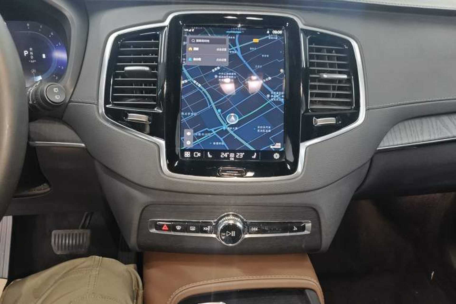 Used Volvo XC90 2023 B6 Zhiya Luxury 7-Seater Audio And AC Panel